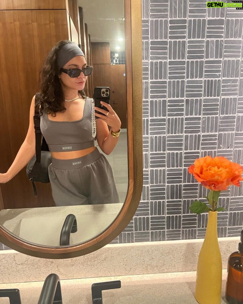 Vanessa Hudgens Instagram - Just a good ol bathroom selfie