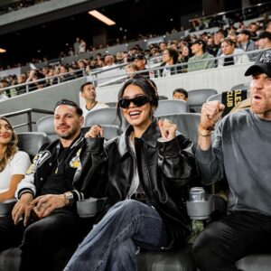 Vanessa Hudgens Instagram - FÚTBOL IS LIFE!!!
first game ever annnnd I loved every minute. Go @lafc