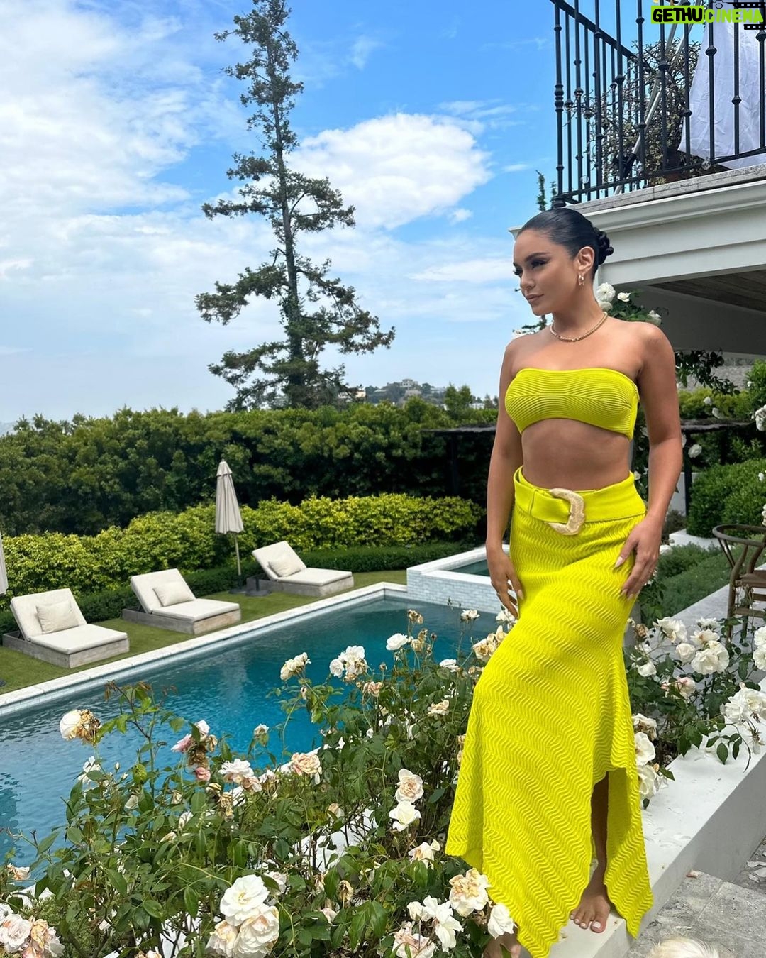 Vanessa Hudgens Instagram - lil bts from my shoot with @ipsy 💚