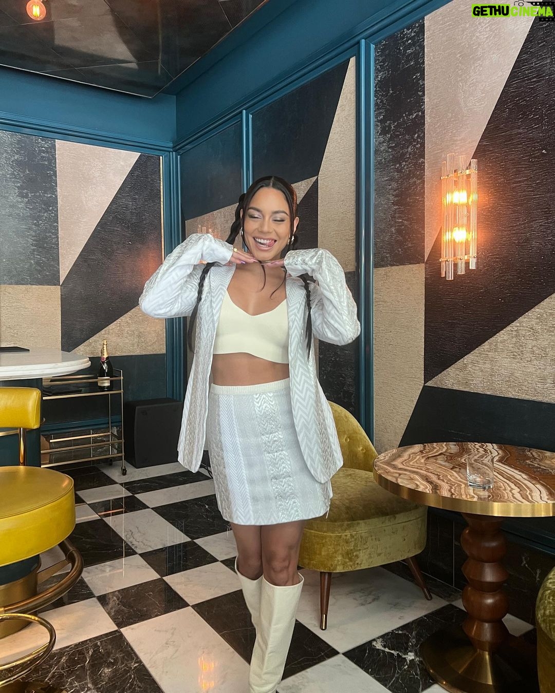 Vanessa Hudgens Instagram - Today at the @glossyco @glossyco_pop panel talking all things @knowbeauty