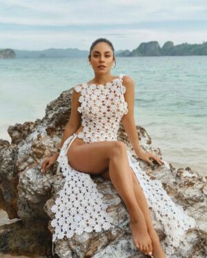 Vanessa Hudgens Instagram - Island girl @tatlerphilippines 📸@bjpascual