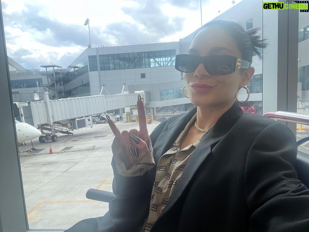Vanessa Hudgens Instagram - Another day another flight