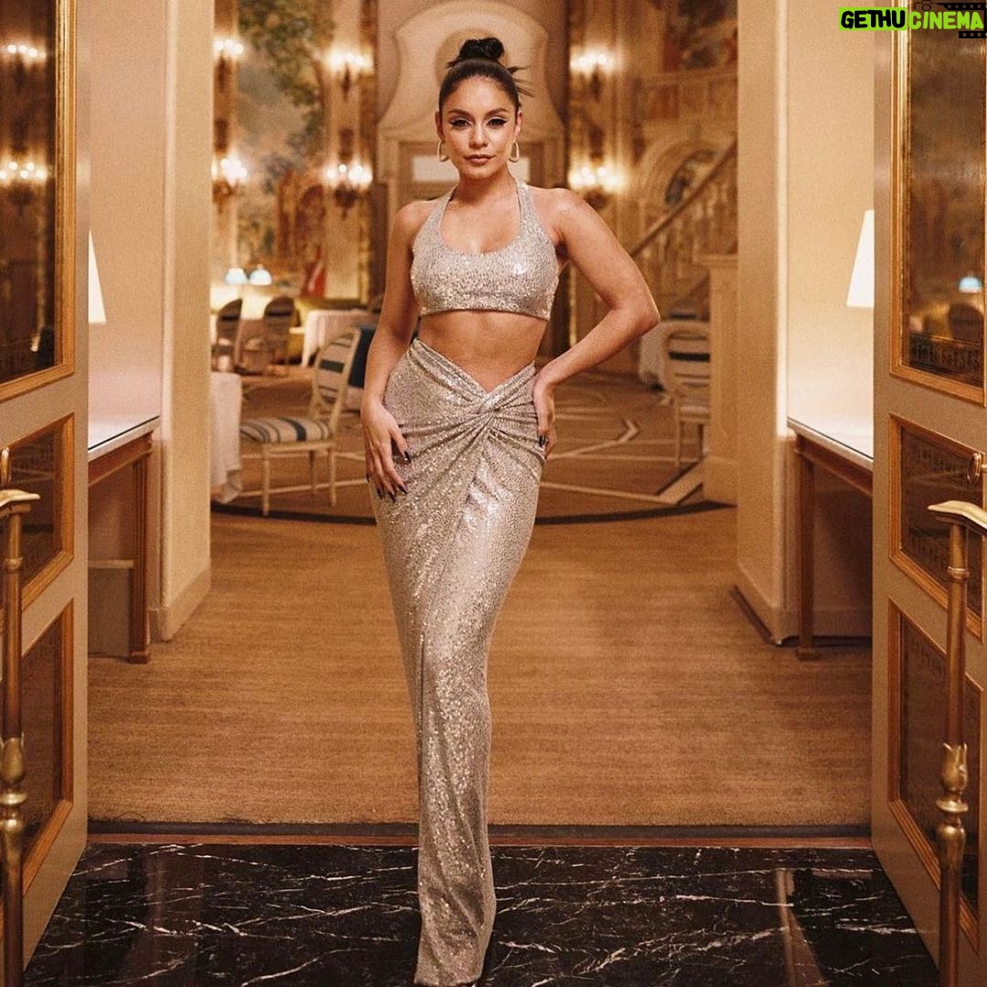 Vanessa Hudgens Instagram - She’s ready for a party that’s for sure. @michaelkors