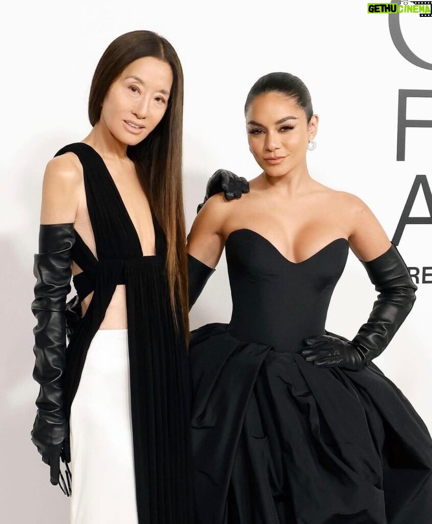 Vanessa Hudgens Instagram - Such a special night presenting my dear friend @verawanggang with her @cfda award. She deserves it all.