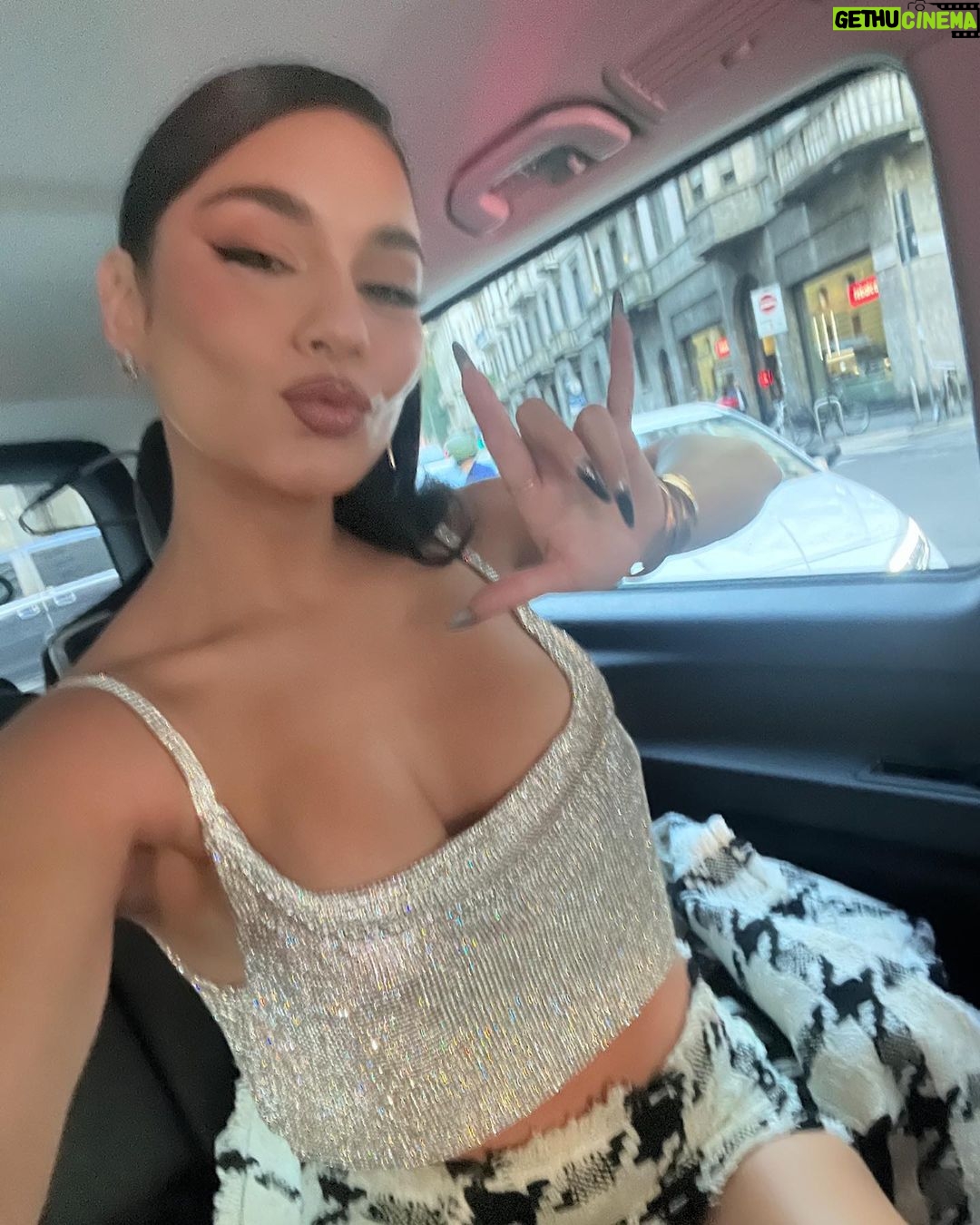 Vanessa Hudgens Instagram - I’m so late but HAPPY International women’s day to ALL you ✨magical✨women✨ of this world annnd the men who celebrate us🥰❤️💪🏽🙌🏽