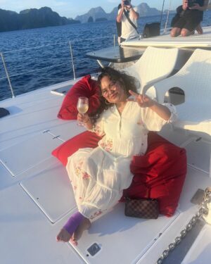 Vanessa Hudgens Instagram - Nothing says dreamy like a catamaran cruise at sunset #foreverphilippines