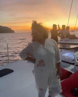 Vanessa Hudgens Instagram - Nothing says dreamy like a catamaran cruise at sunset #foreverphilippines