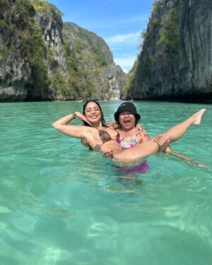 Vanessa Hudgens Instagram - Paradise #foreverphilippines