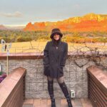 Vanessa Hudgens Instagram - “Ring out the false, ring in the true.“ Happy new yearrrr. Let’s make the most out of it ♥️