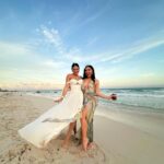 Vanessa Hudgens Instagram - Just sisters blowin in the wind