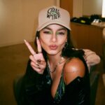 Vanessa Hudgens Instagram - All smiles @vanessahudgens 🌵💧