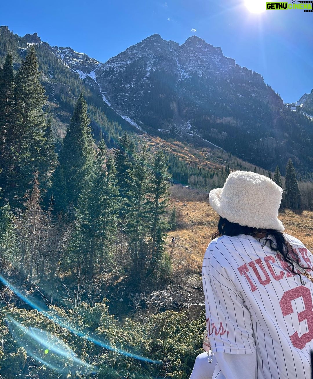 Vanessa Hudgens Instagram - Maroon bells. Didn’t want to leave.