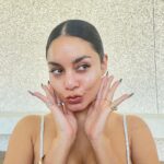 Vanessa Hudgens Instagram - Got my weekend glow going @emface @btlaesthetics @drjasondiamond #emface #emfacepartner #needlefree
