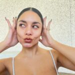 Vanessa Hudgens Instagram - Got my weekend glow going @emface @btlaesthetics @drjasondiamond #emface #emfacepartner #needlefree