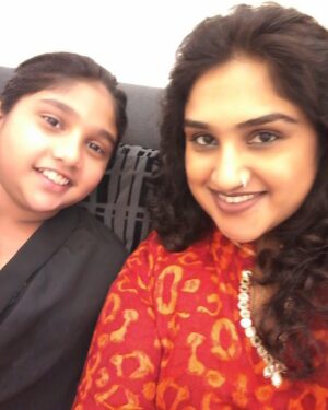 Vanitha Vijayakumar Instagram - Standing by each other in the tough times is all we know❤️🏠🙏