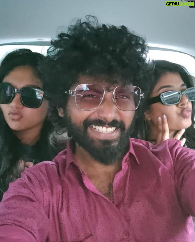 Vanitha Vijayakumar Instagram - Miss u guys in #biggbosstamil ❤️ Winner aagrathu theva li ille nermaya unmaya pazhagana pazhakuthaga #thaanaserndhakoottam