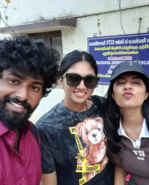 Vanitha Vijayakumar Instagram - Miss u guys in  #biggbosstamil ❤️ Winner aagrathu theva li ille nermaya unmaya pazhagana pazhakuthaga #thaanaserndhakoottam