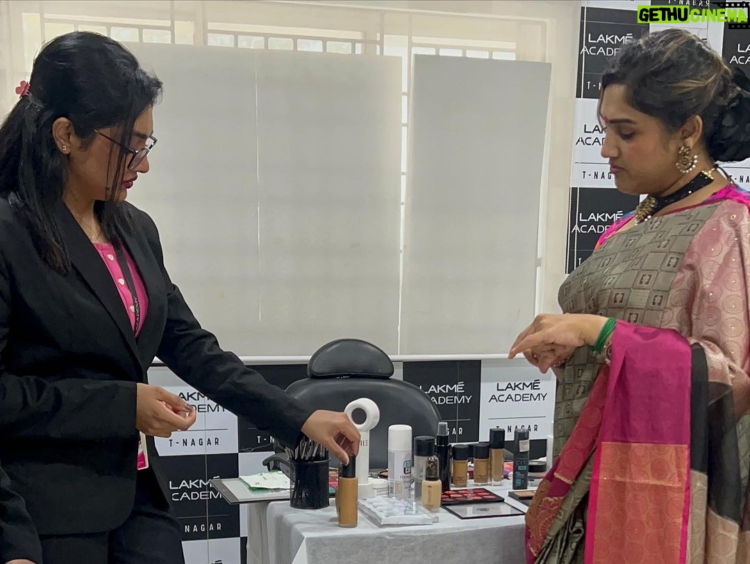 Vanitha Vijayakumar Instagram - @lakmeacademychennai convocation ceremony.. most beautiful profession.. most interesting art ..