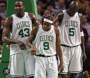 Vanity Alpough Instagram - Year 2007-2008 Boston Celtics! There was The Big Three…Ray, Paul, KG and The Other Two…Rondo and Perk😂 All of the better half’s ended up pregnant and having our first kids around the same time…look at them now🤗 
#Rondo,Perk,KG
