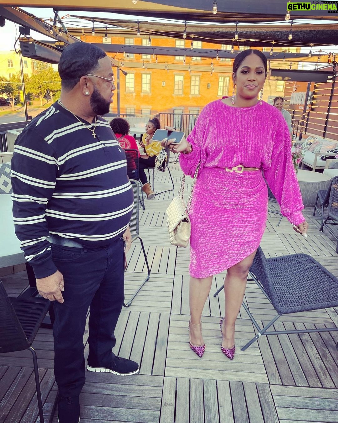 Vanity Alpough Instagram - I couldn’t have asked for a better Daddy and PaPa! Happy Father’s Day to my number 1 fan @thomasalpoughsr