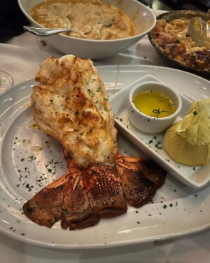 Vanity Alpough Instagram - My boys took me out on a date tonight while daddy is out of town but I had to do this baddie TikTok for Lobster….🤷🏽‍♀️
@kendrickperkins 
@kendrick.perkins.jr777 
@kenxtonperkins