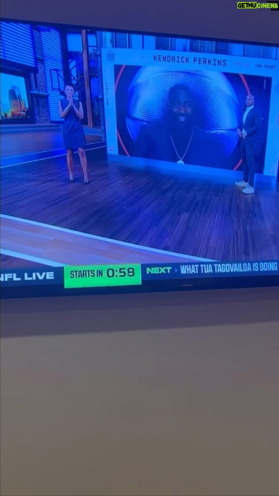 Vanity Alpough Instagram - Shoutout to @espn #NBAToday for having the BEST crew and making my hubby day today! Love y’all @malika_andrews @chiney @richardajefferson @kendrickperkins and the lovely @h_guy #BehindTheScenes #RJ🤦🏽‍♀️😂