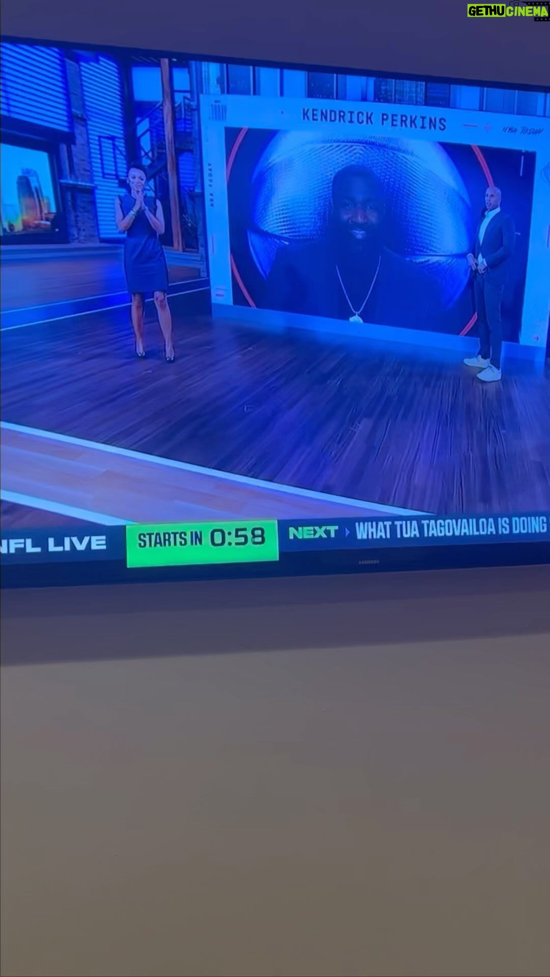 Vanity Alpough Instagram - Shoutout to @espn #NBAToday for having the BEST crew and making my hubby day today! Love y’all @malika_andrews @chiney @richardajefferson @kendrickperkins and the lovely @h_guy #BehindTheScenes #RJ🤦🏽♀️😂