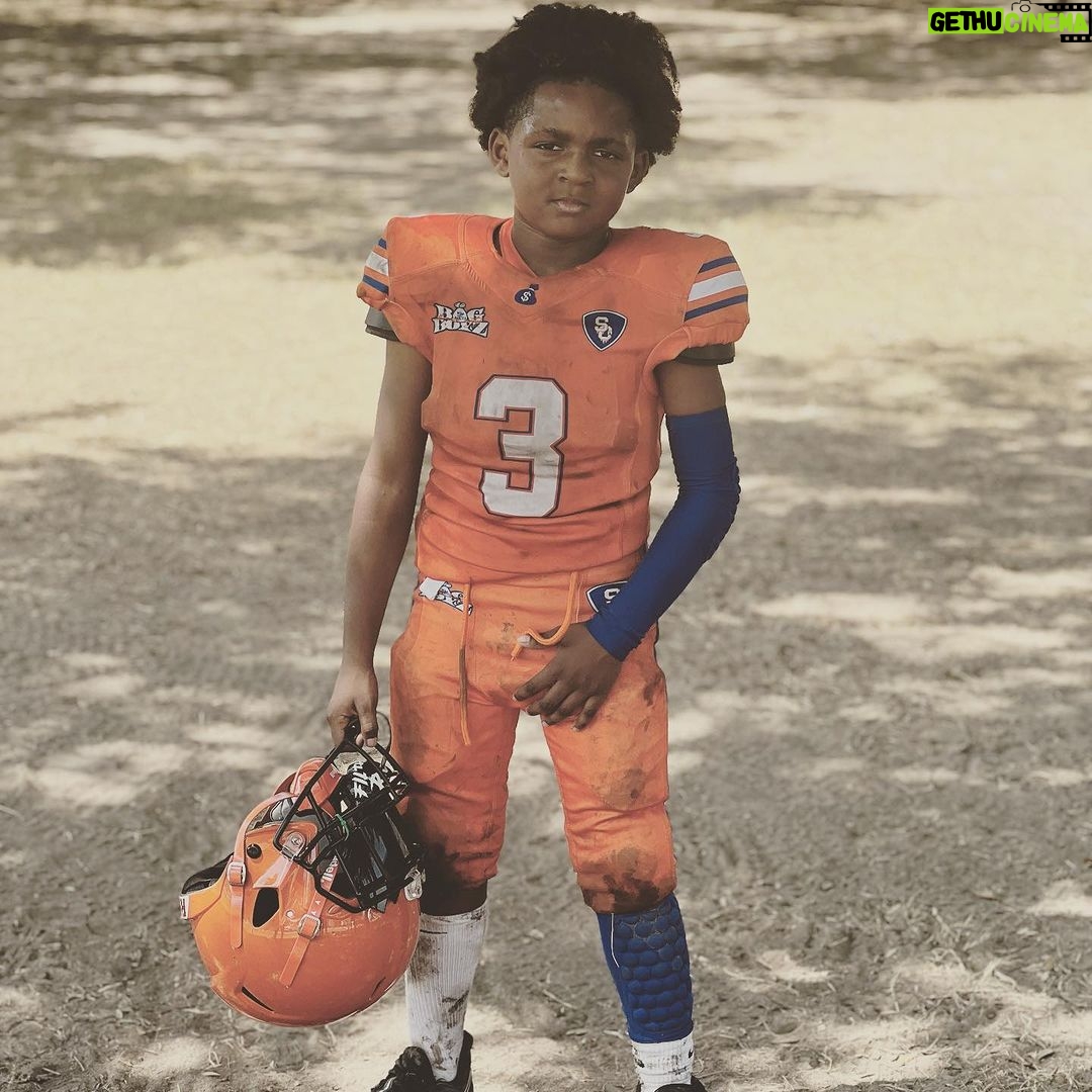 Vanity Alpough Instagram - Let the games begin! @ittakes2babies #KarterThomas #BabyBoy #ItAllStartedOutAtTheFootballGame #Touchdown