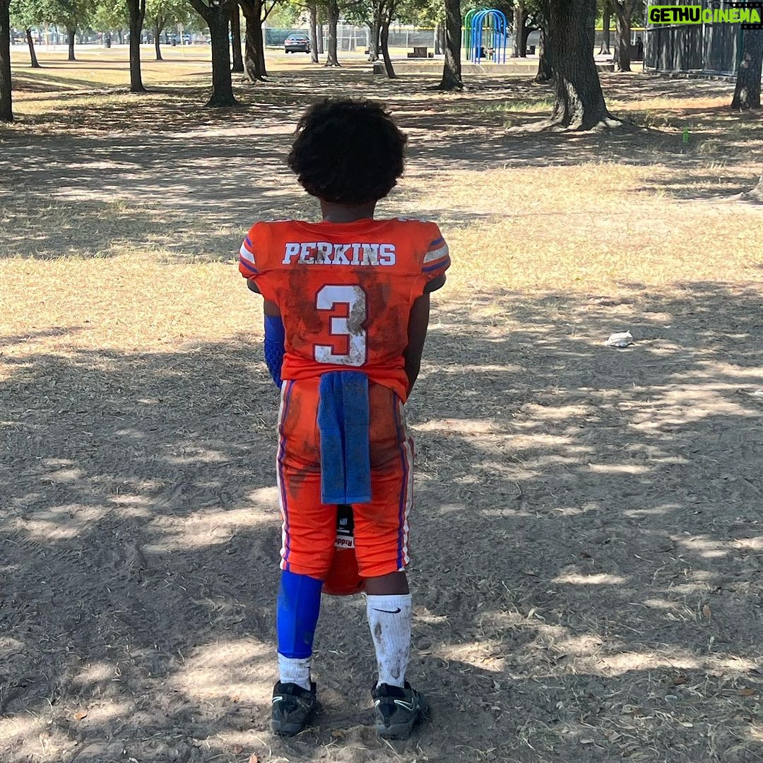 Vanity Alpough Instagram - Let the games begin! @ittakes2babies #KarterThomas #BabyBoy #ItAllStartedOutAtTheFootballGame #Touchdown