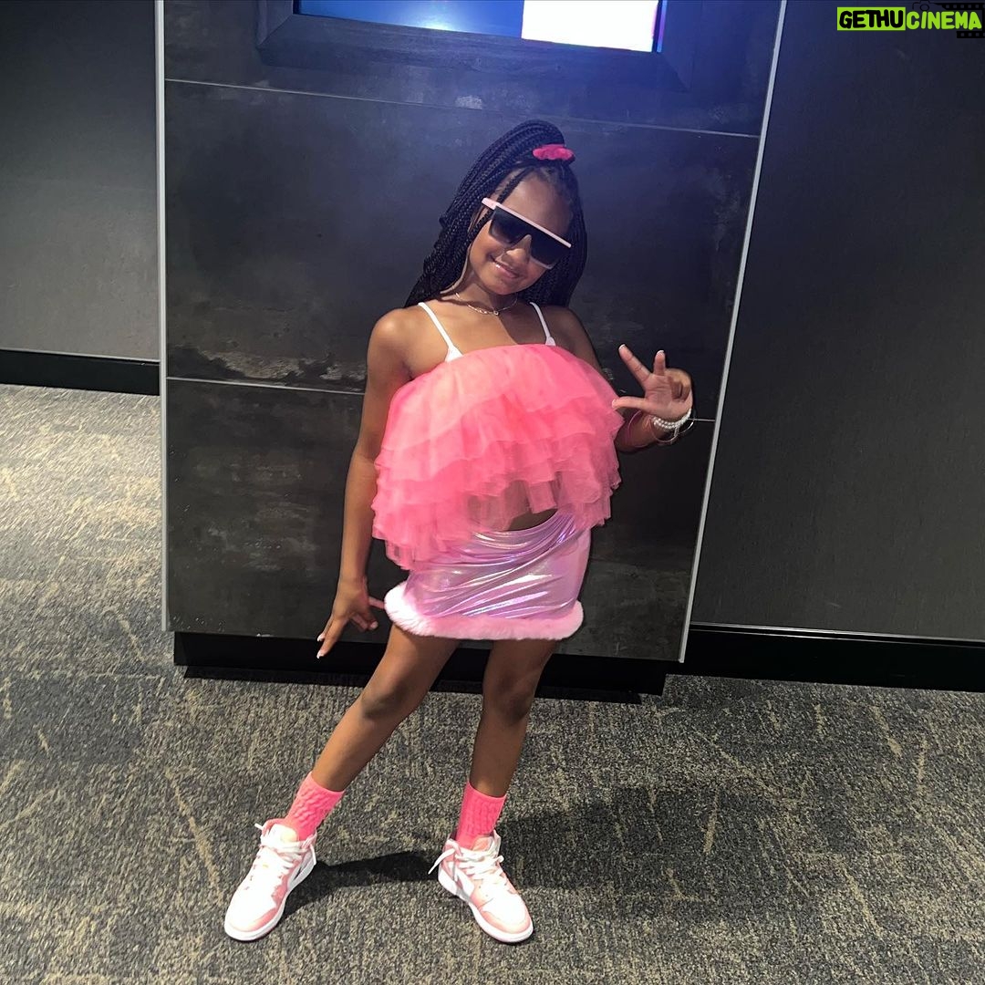 Vanity Alpough Instagram - Finally took my favorite girl to see Barbie while the Kens are at football practice💕 #ZoeyJo’Lii #MyGirl #MySizeBarbie @ittakes2babies
