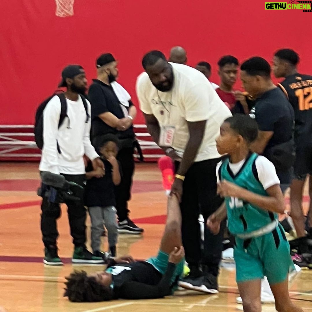 Vanity Alpough Instagram - Happy Father’s Day to my husband and my dad🖤 You both are great dads and the kids and I could not do it without y’all! @kendrickperkins being raised by your grandpa was a blessing in disguise because he taught you so many things and I love the old soul in you when it comes down to taking care of your family and putting us first! @thomasalpoughsr You are a great dad but an even better grandpa thank you for all that you do and the time you take out with my kids! Love you both so much🖤