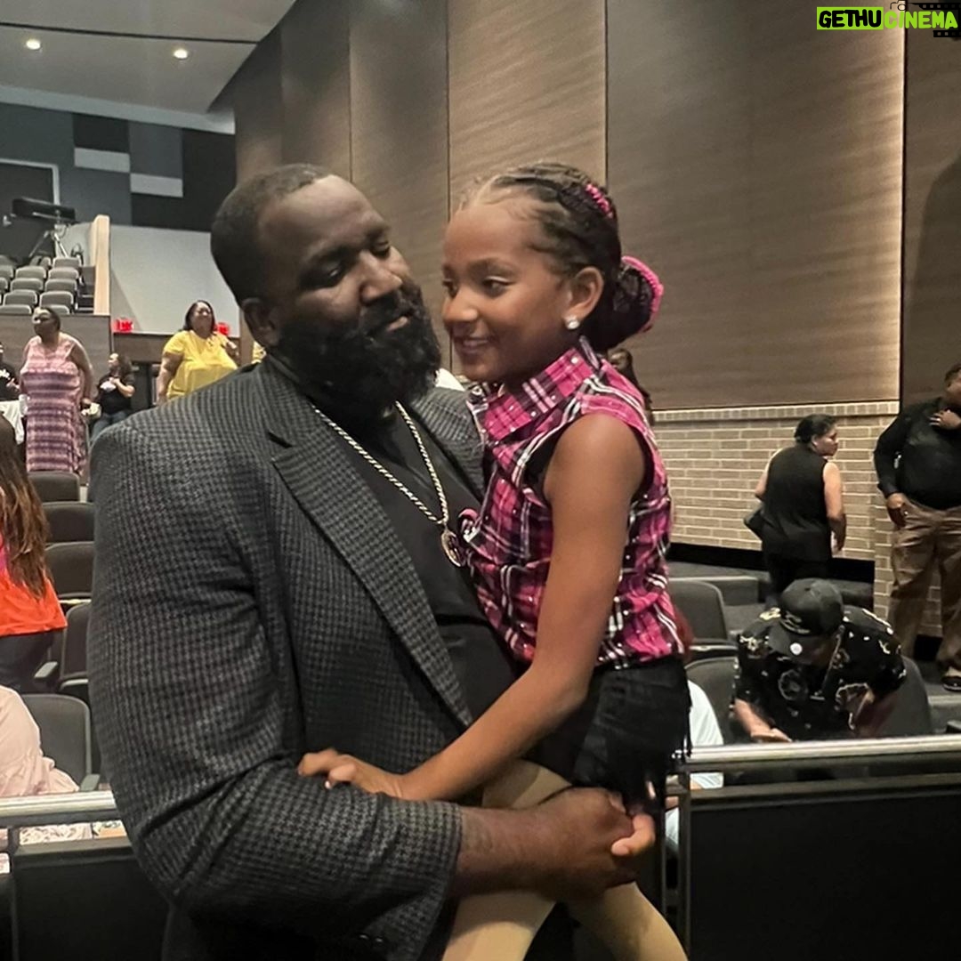 Vanity Alpough Instagram - Happy Father’s Day to my husband and my dad🖤 You both are great dads and the kids and I could not do it without y’all! @kendrickperkins being raised by your grandpa was a blessing in disguise because he taught you so many things and I love the old soul in you when it comes down to taking care of your family and putting us first! @thomasalpoughsr You are a great dad but an even better grandpa thank you for all that you do and the time you take out with my kids! Love you both so much🖤