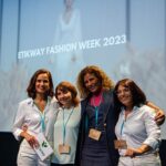 Vera Kolodzig Instagram - Na semana passada tive a honra de apresentar o prémio INOVAÇÃO & IMPACTO AMBIENTAL realizado na 3ª Conferência do Lixo Marinho e Microplásticos, no Pavilhão do Conhecimento em Lisboa. A @etikwayofficial , criada por Lucie Gomes, é uma comunidade de designers e marcas de moda sustentáveis, que oferece um espaço físico e digital para o seu lançamento garantindo que todos os seus produtos são certificados por uma organização internacional que comprove que o modo de produção é mais sustentável. Foram mais de 70 candidaturas internacionais, com 17 finalistas que apresentaram projetos sustentáveis e inovadores durante o desfile. 3 designers foram premiados em Lisboa: 1º Lugar – Maria Baia 2º Lugar – Beatriz Loureiro 3º Lugar – Helen Heiman Muitos parabéns a todos os candidatos que participaram neste evento para a mudança de consciência. Cabe-nos a todos aprender a consumir menos e melhor, especialmente na indústria da moda. Be part of the change 👗🌱💚🤗 Pavilhão Do Conhecimento