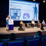 Vera Kolodzig Instagram - Na semana passada tive a honra de apresentar o prémio INOVAÇÃO & IMPACTO AMBIENTAL realizado na 3ª Conferência do Lixo Marinho e Microplásticos, no Pavilhão do Conhecimento em Lisboa. A @etikwayofficial , criada por Lucie Gomes, é uma comunidade de designers e marcas de moda sustentáveis, que oferece um espaço físico e digital para o seu lançamento garantindo que todos os seus produtos são certificados por uma organização internacional que comprove que o modo de produção é mais sustentável. Foram mais de 70 candidaturas internacionais, com 17 finalistas que apresentaram projetos sustentáveis e inovadores durante o desfile. 3 designers foram premiados em Lisboa: 1º Lugar – Maria Baia 2º Lugar – Beatriz Loureiro 3º Lugar – Helen Heiman Muitos parabéns a todos os candidatos que participaram neste evento para a mudança de consciência. Cabe-nos a todos aprender a consumir menos e melhor, especialmente na indústria da moda. Be part of the change 👗🌱💚🤗 Pavilhão Do Conhecimento