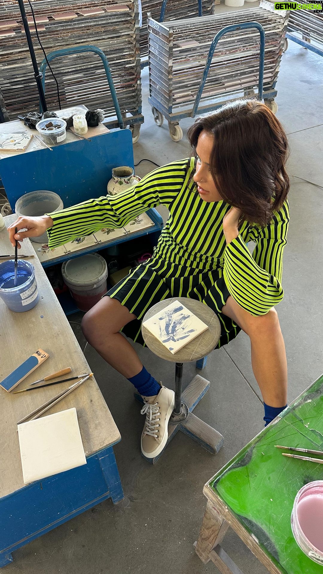 Vera Kolodzig Instagram - Dia de Photoshoot para a @zouriveganshoes Reels by @jessicamarinacarvalho . . . #photoshoot #reels #sustainableshoes #fotografia