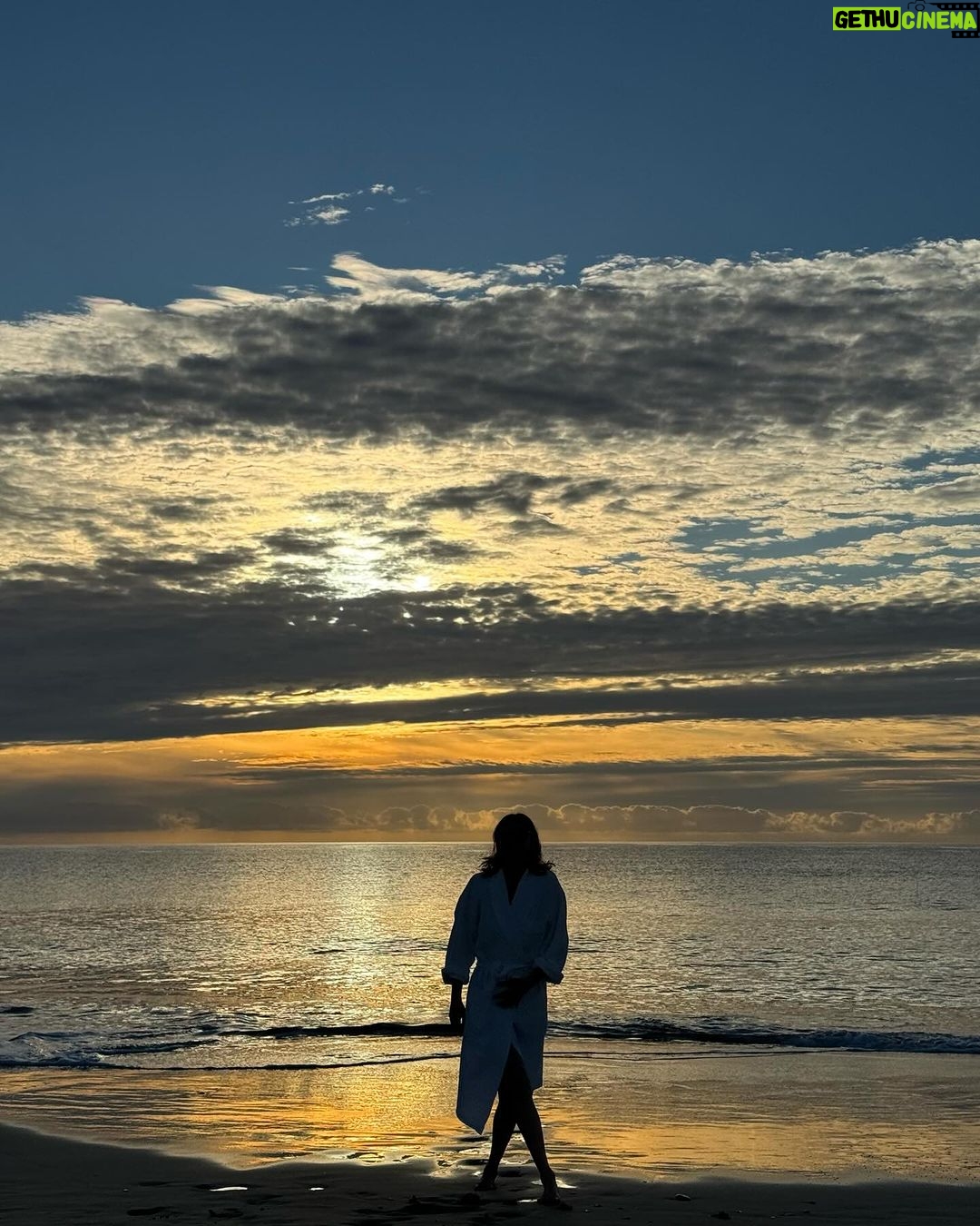 Vera Kolodzig Instagram - Também há Verão em Dezembro em Portugal. Aqui fica Porto Santo sem filtros. 📸: @claudiavborges . . . #portosanto #praiadeportosanto #veraoemdezembro #takemeback #semfiltros #nofilter #sunrise #nascerdosol Porto Santo, Madeira