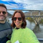 Vera Kolodzig Instagram - Alegria no trabalho com o @joaopaulorodrigues.oficial 😎 . . . #alegrianotrabalho #joaopaulorodrigues #douro #portugal #missao100portugues #instatravel Peso Da Régua - Douro