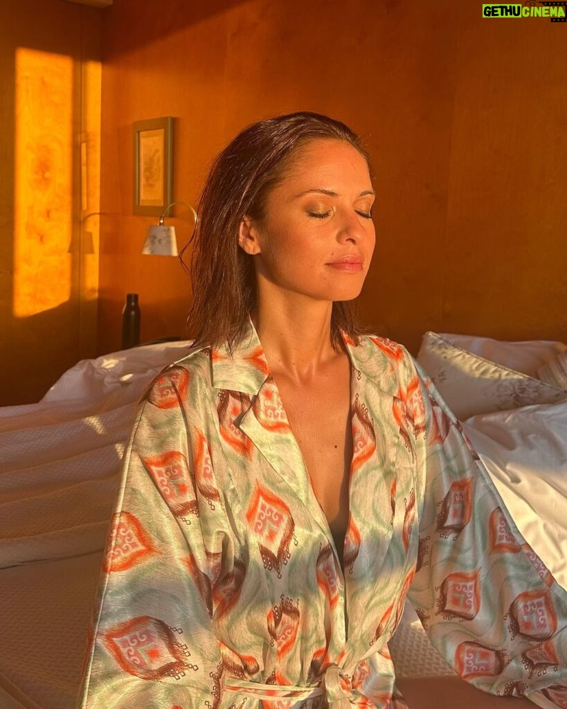 Vera Kolodzig Instagram - Luz da manhã sem filtros. . . . #luzdamanha #morninglight #makeup #manha 📸: @catarinacirne_makeup @smfofficial