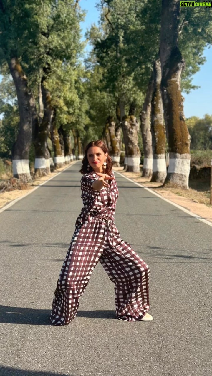 Vera Kolodzig Instagram - Dance. . . . #dança #alentejo #portugal #instatravel @parfois