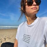 Vera Kolodzig Instagram - Dia 1: um mergulho, uma amiga e uma carteira perdida na praia 🤣 Início perfeito 🙌🥰 . . . #dia1 #2024 #praiadoguincho #cascais #primeiromergulho P.S.: Se vier um cartão do cidadão dar à costa, enviem-me MP Praia Do Guincho