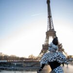 Vermelha Noir Instagram - 🇫🇷 C’est impossible de ne pas tomber amoureux de Paris 🇫🇷 Una experiencia bella gracias a @picnic_paris por hacer estas fotos increíbles 🖤 Este año regresamos a Paris y otros lugares de Europa con ADVENTOUR travel uwu 19 dias en tour, vuelos, hospedaje y desayunos incluidos. Mándame DM si te interesa UwU o para mayores informes al . Fotografía y dirección C @picnic_paris Wig @isaacklira Accesorios @ghelguera Vestuario: @yosoyhasen Makeup & styling: Vermelha . 💄 PRODUCTOS 🔴Base: Blanco de Verónica 🖤Sombras: Cremated from @jeffreestarcosmetics ⚫Delineador y cejas @natural_girl_oficial #fashion #drag #gay#art #makeup #lgbt #photograph #instagay #dragqueen #rpdr #rupauldragsrace #instadrag #dragrace#lgbtq #queen # #dragmakeup #instagay ##dragqueyensoyfinstagram #gayboy #dragqueenmakeup #fashion #fashiondesigner #makeupartist #style #art #localqueen #dragartist #drmx #parisien #france Paris,France