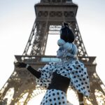 Vermelha Noir Instagram - 🇫🇷 C’est impossible de ne pas tomber amoureux de Paris 🇫🇷 Una experiencia bella gracias a @picnic_paris por hacer estas fotos increíbles 🖤 Este año regresamos a Paris y otros lugares de Europa con ADVENTOUR travel uwu 19 dias en tour, vuelos, hospedaje y desayunos incluidos. Mándame DM si te interesa UwU o para mayores informes al . Fotografía y dirección C @picnic_paris Wig @isaacklira Accesorios @ghelguera Vestuario: @yosoyhasen Makeup & styling: Vermelha . 💄 PRODUCTOS 🔴Base: Blanco de Verónica 🖤Sombras: Cremated from @jeffreestarcosmetics ⚫Delineador y cejas @natural_girl_oficial #fashion #drag #gay#art #makeup #lgbt #photograph #instagay #dragqueen #rpdr #rupauldragsrace #instadrag #dragrace#lgbtq #queen # #dragmakeup #instagay ##dragqueyensoyfinstagram #gayboy #dragqueenmakeup #fashion #fashiondesigner #makeupartist #style #art #localqueen #dragartist #drmx #parisien #france Paris,France