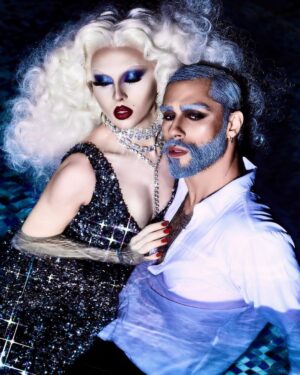 Vespi Instagram - Introducing you Christina Aguichera & Johny Deppression for the Dulce & Cabanon campaign coming this summer September 12th 2005 

- 💎🧊💎🧊💎🧊

Disponible en précommande à la Viewing party @vespiche_ ce vendredi au @cafe_beaubourg dès 17h

Un fond vert ? Une VRAIE piscine, un vrai bain de nuit, une vraie bronchite 
Capturée par l’incroyable @thefrenchbeautyboy 

Et ouais on s’est tout les deux maquillés avec la palette runway @adezzo_beauty x @thefrenchbeautyboy parce qu’on est des stars 😌