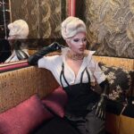 Vespi Instagram - PRESS DAY pour VESPICHE et tout le cast de @dragrace_france au @paradislatin Wigs by @sheinaratanjabi Piche porte du @weinsanto Et moi du @jeanpaulgaultier Première photo prise par @moondragqueen ✨ Seconde photo prise par @julesfaure 🤍 Merci encore @dragrace_france pour ces belles opportunités 🥺 Paradis Latin