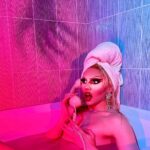Vespi Instagram - LA MORT AU BOUT DU FIST 📞 J’ai eu tellement peur que j’ai fait vespipi dans la baignoire 😰 📸 @julesfaure 🖐️ @guillaumesweethomme ——- #dragrace #dragracefrance #rupaulsdragrace #teamvespi #teamvespiche #vespi #drag #dragqueen #rpdr #halloween #halloween2k23