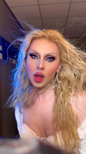 Vespi Instagram - One of @troyesivan ´ girls 

I’ve been a huge fan of Troye Sivan since Blue Neighborhood so when I saw this clip…. 🤯 I HAD TO re-do it 
What do we think ? ✨

——

#dragrace #dragracefrance  #rupaulsdragrace #teamvespi #teamvespiche #vespi #drag #dragqueen #rpdr #troyesivan #oneofyourgirls