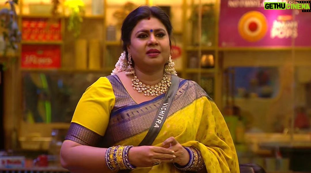 Vichithra Instagram - Sunday Bigg boss. #vote . @ray_loom_of_silk_and_cotton Made from pure silk, they drape beautifully on the body and can be styled in various ways. . Support and vote people. 💛 . . . #vichitra #bigboss #bigboss7 #biggbosstamil #disneyhotstar #disneyhotstarplus
