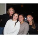 Victoria Beckham Instagram - Fun night celebrating @LouisesAdams!!! Happy birthday… We love you so much!!!! Kisses @Jackie.Adams_ @DavidBeckham @ChristianAdams_79 @LibbyyAdams @TallulahIsted @Quincy_bibi 🎉🎂🥳 xxx
