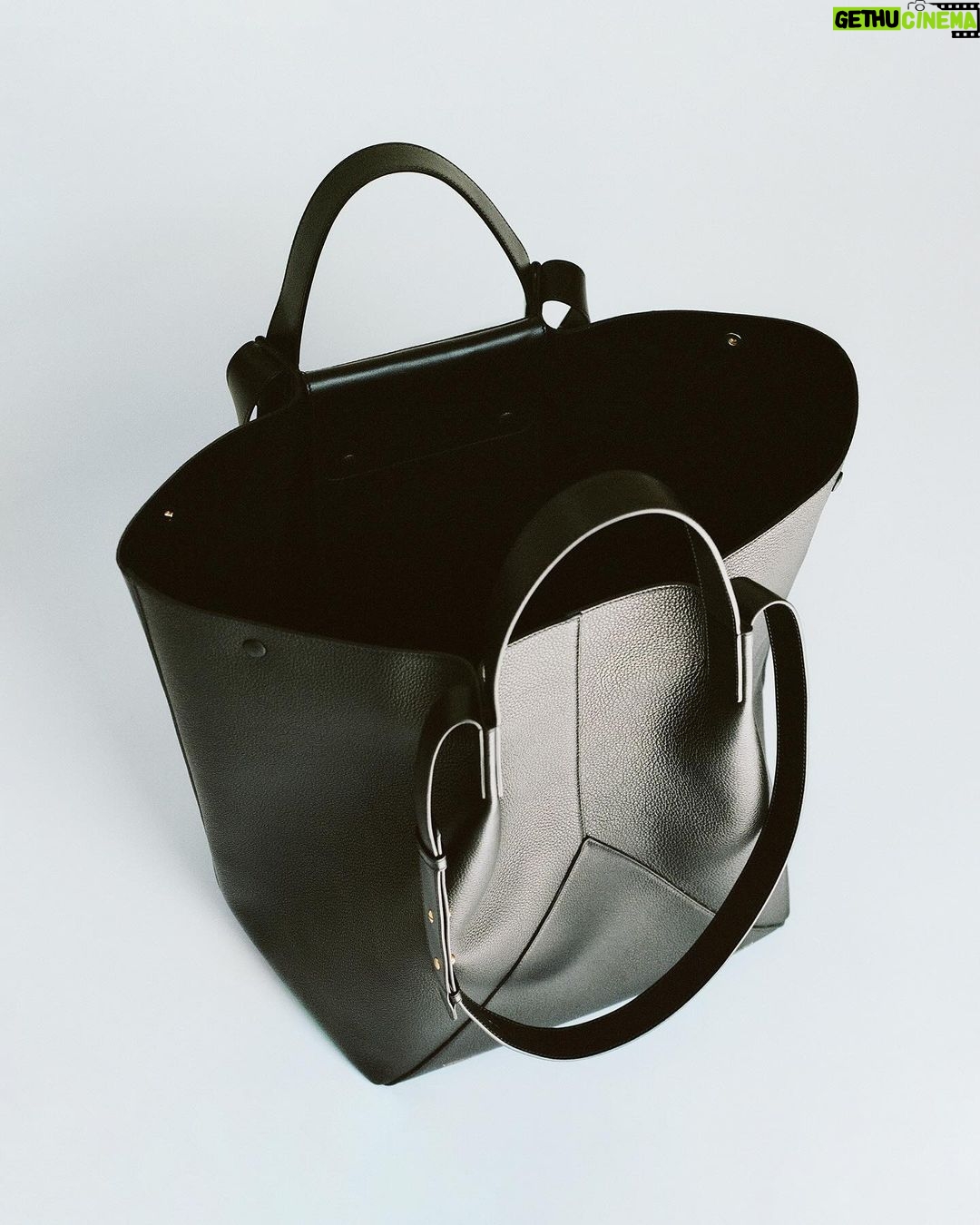 Victoria Beckham Instagram - The new plus one. Combining style and function, the new-season Jumbo Tote Bag can be carried by hand or worn on the shoulder for all-day ease. Available now at VictoriaBeckham.com and at 36 Dover Street. #VBPSS24