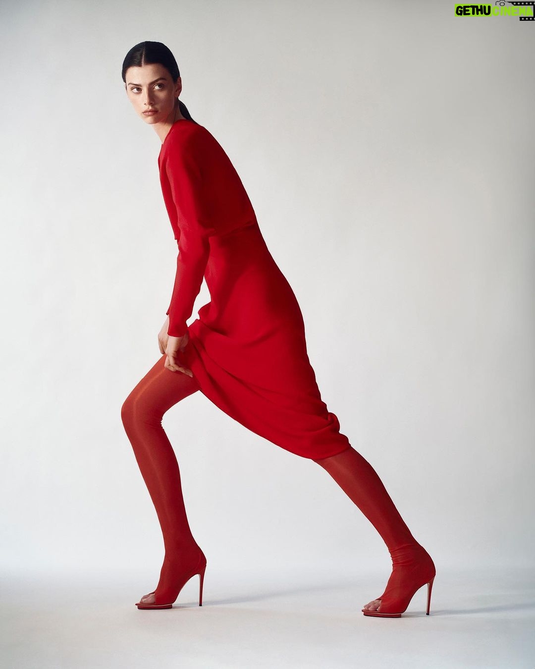 Victoria Beckham Instagram - Sensual, effortless and contemporary, the Iconics Capsule edit of elegant dresses span polished power pieces and considered everyday styles. Discover #VBIconics now at VictoriaBeckham.com and at 36 Dover Street.